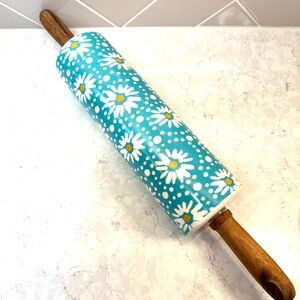 The Pioneer Woman Rollin Pin Flea Market Daisy Floral Ceramic & Wood Retired